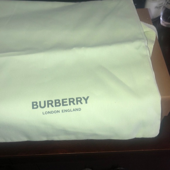 Burberry sneakers  NWT - Picture 14 of 15